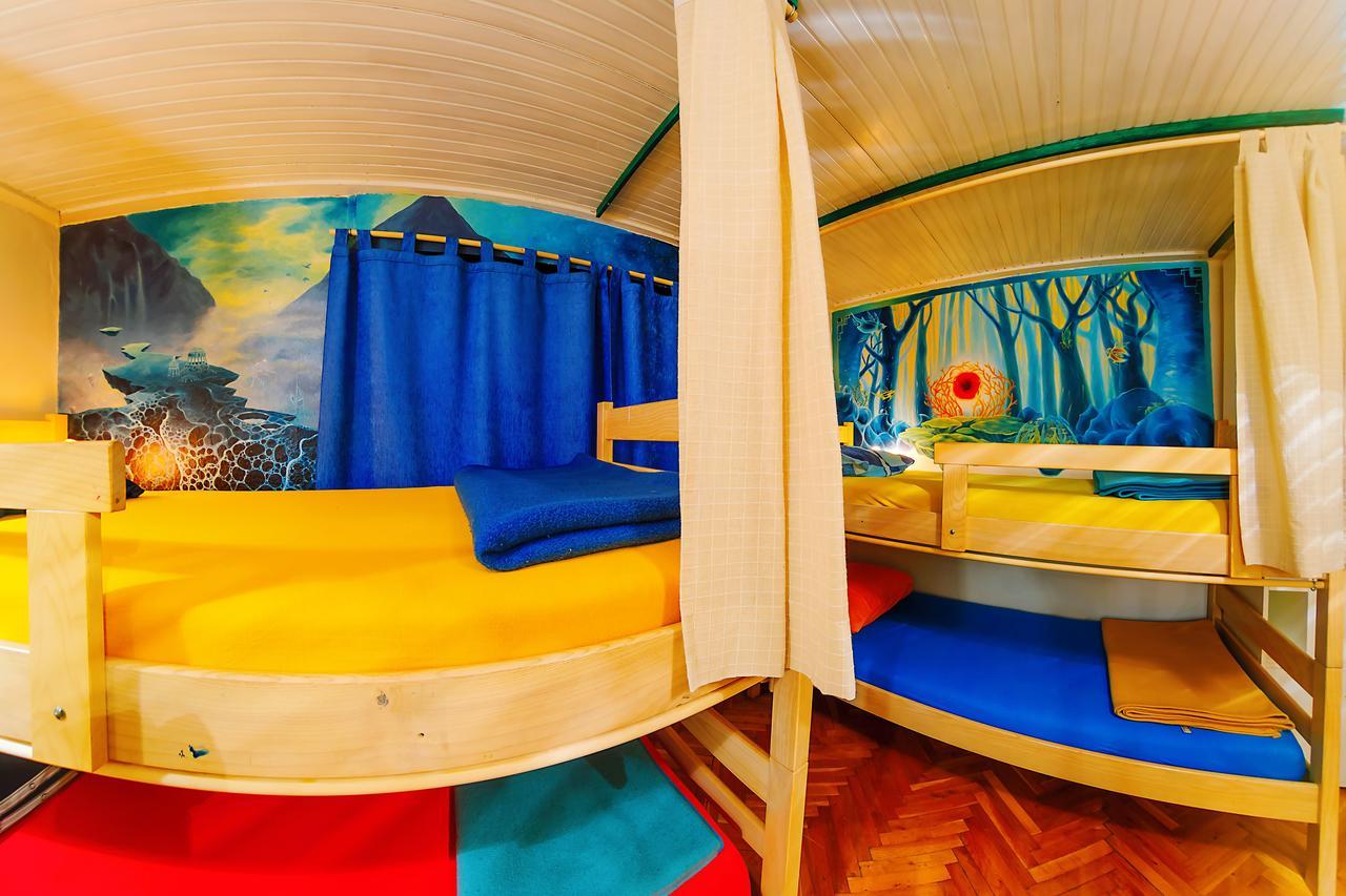 Hostel Mali Mrak Загреб Екстериор снимка